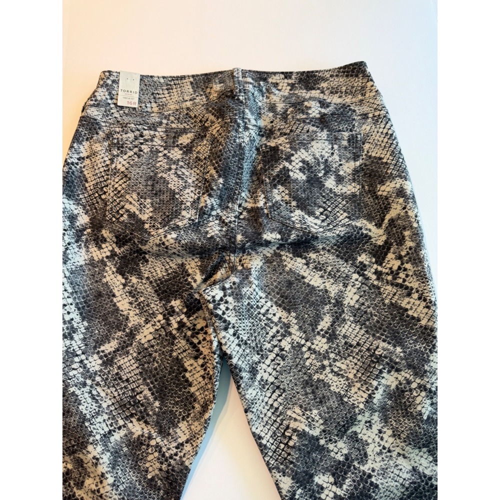 Torrid Denim First At Fit Jegging Snakeskin Print Black Skinny Pants 16R NEW - Picture 7 of 7